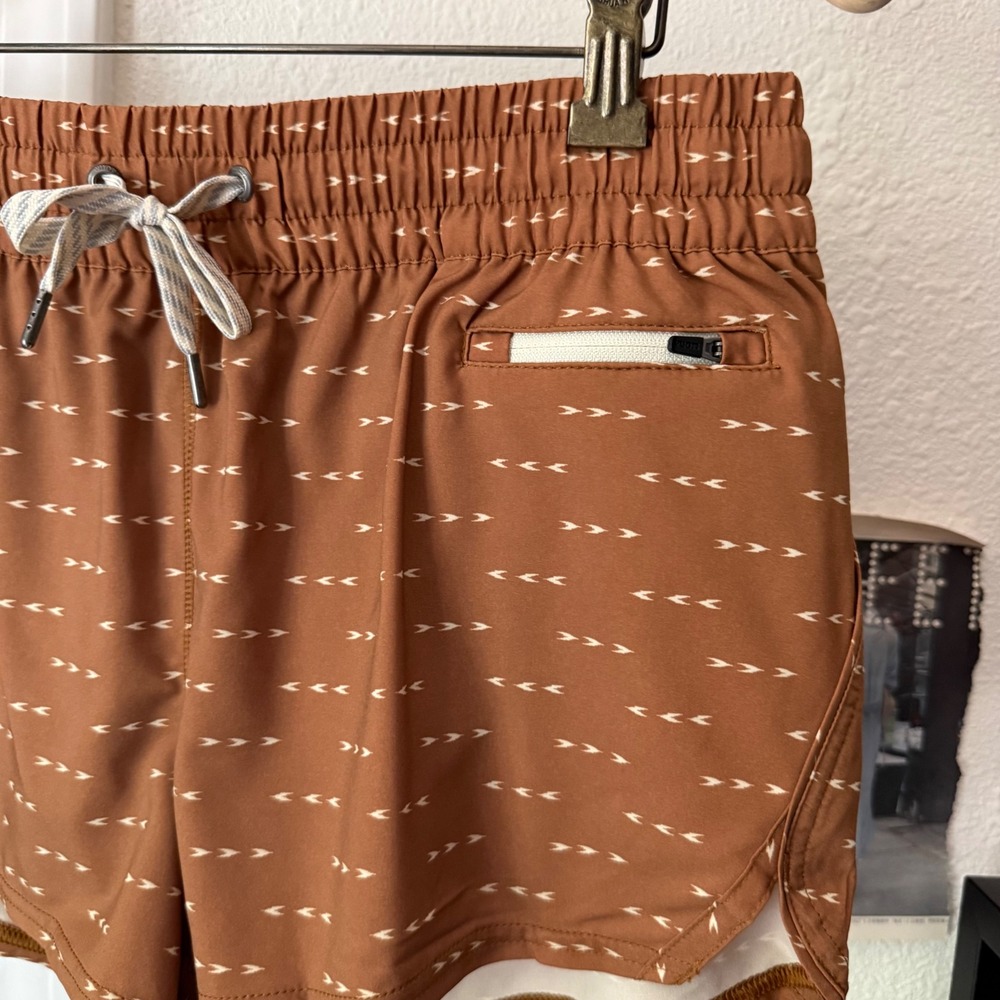 NWT VUORI peach printed athletic pull on elastic drawstring waist shorts - Picture 2 of 7